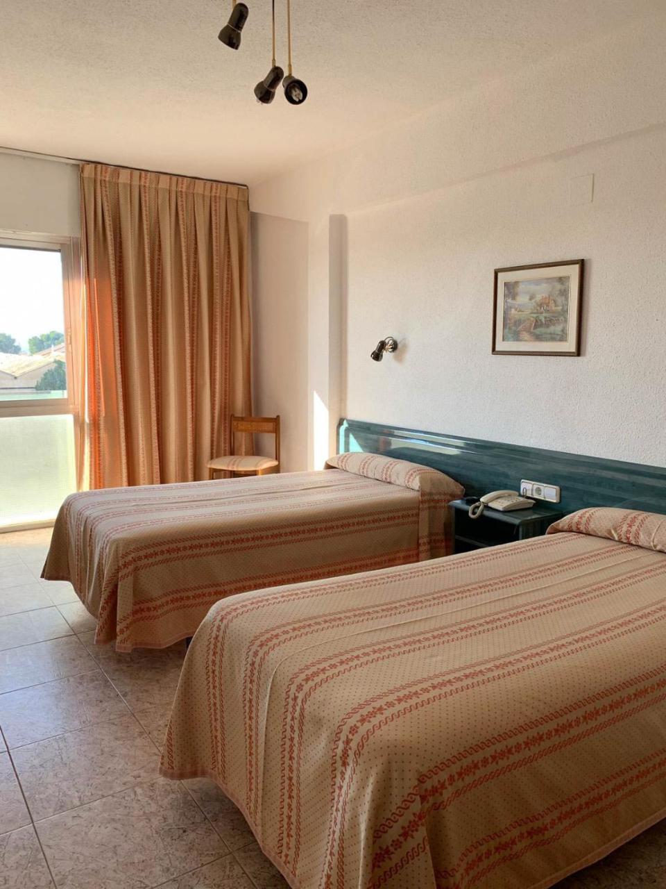 Hotel Pepa Villafranca de Ebro エクステリア 写真